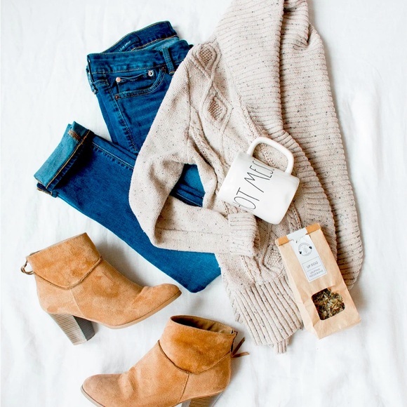 Cozy Winter Bundle: Sweater, Jeans & Boots - Picture 1 of 1